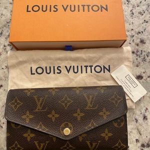 Louis Vuitton Sarah Wallet Monogram Brown